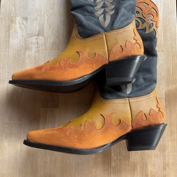 DINGO WOMEN'S STATEMENT LEATHER FLAME DETAIL WESTERN BOOTS SNIP TOE SIZE 9.5 NWT - Picture 4 of 11